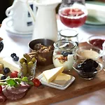 Pichardts & - La Maison Rouge *